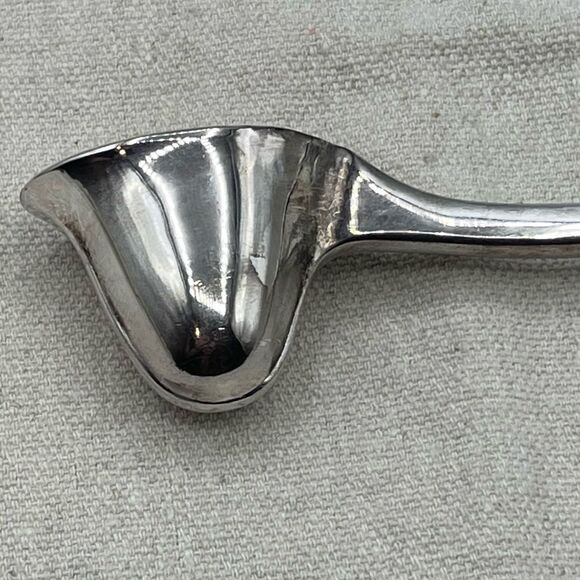 Leonard Circa 1740 Reproduction Silverplate Candle Snuffer - Picture 11 of 15